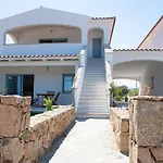 Ξενοδοχείο με διαμερίσματα Enaja - Luxury Retreat