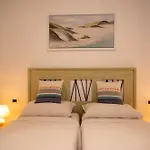 Ξενοδοχείο με διαμερίσματα Enaja - Luxury Retreat 4*